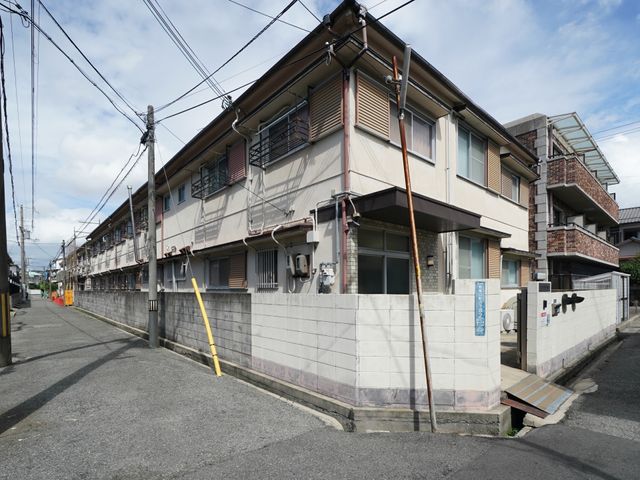 外観の一角 外観 施設の入口付近は、バリアフリー設計で段差も少なく、日々の通勤に便利な環境です。