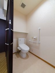 バリアフリー設計のトイレ