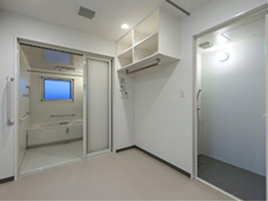 シンプルな居室の一角