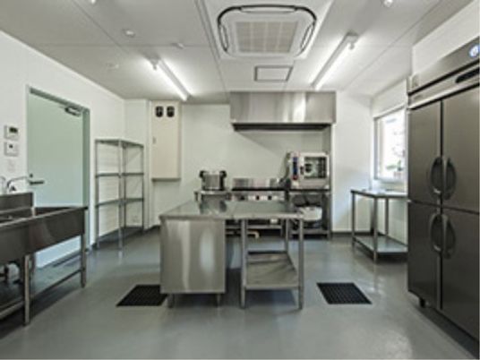清潔なキッチンの様子