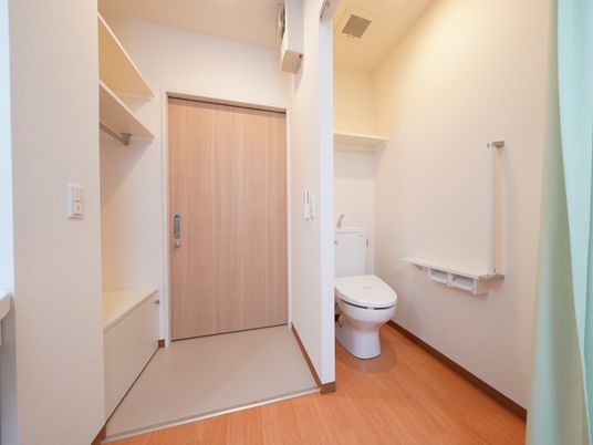 バリアフリーなトイレ空間
