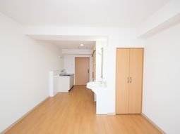 明るい居室の空間