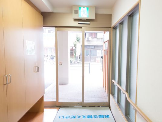 出入りしやすいエントランス