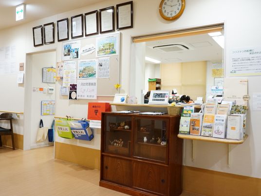 情報掲示のあるロビー