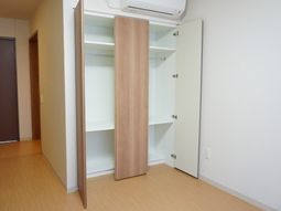 整った空間のクローゼット