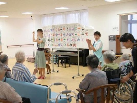 活動するレクリエーション室