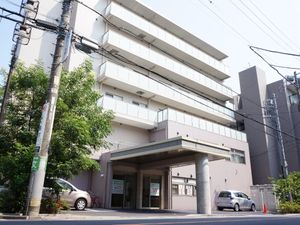 多階層の建物の外観