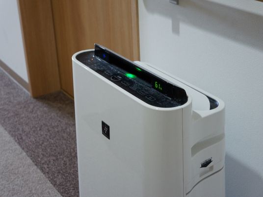 廊下の新型空気清浄機
