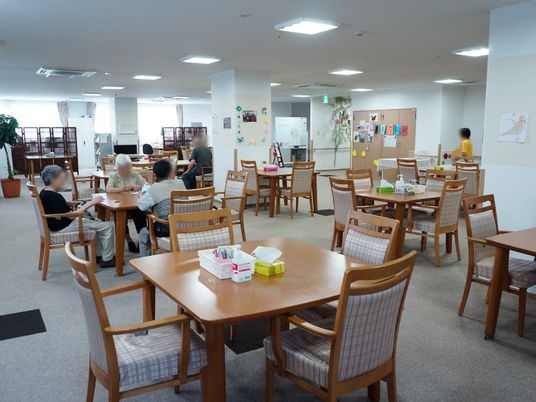 広々とした居心地の良い食堂