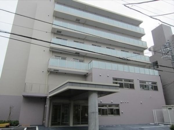多階層の建物外観