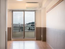 明るい室内とエアコン