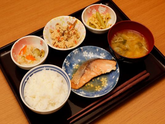 和食の一汁三菜膳