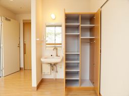居室の洗面所と収納