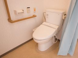 バリアフリー設計のトイレ