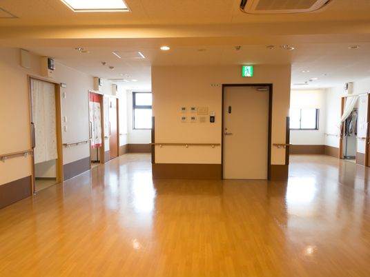 明るい清潔な廊下