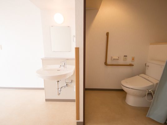 洗面台とトイレの居室