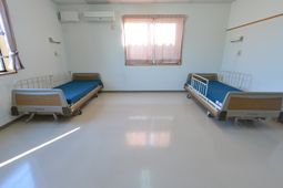 日差しが入る明るい居室