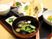 和食の並ぶ食卓風景