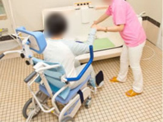 介護と利用者の様子
