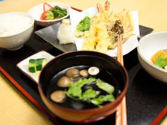 和食の彩り豊かな食事