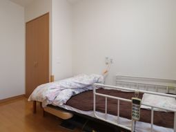 清潔な個室の居室
