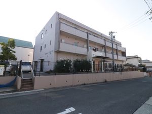 多階層の建物外観