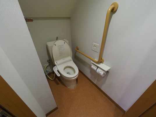 バリアフリー対応のトイレ