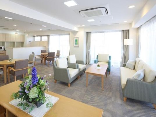 明るく広々とした共有スペース