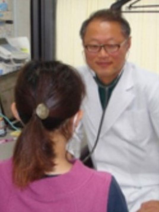 医療従事者と来訪者の様子