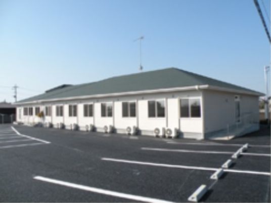 一階建ての施設外観