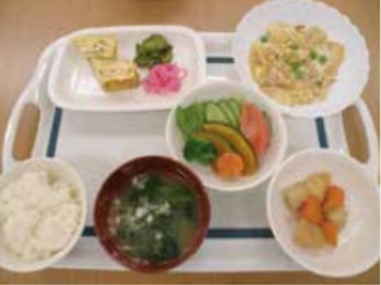 配膳されたバランス食