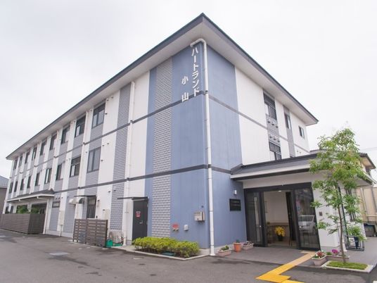 建物正面の外観  