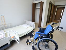快適な居室と車椅子