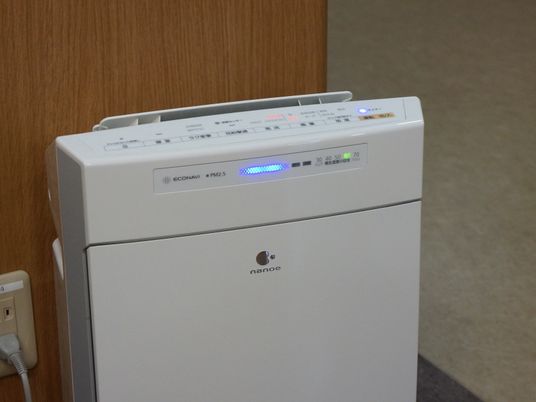 空気清浄機が設置された部屋