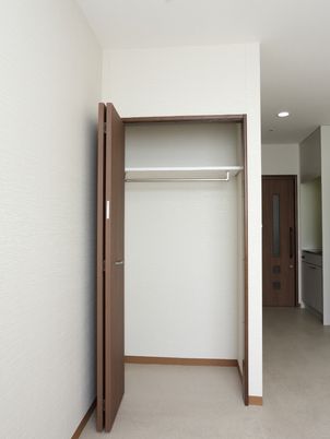 開放的なクローゼット空間