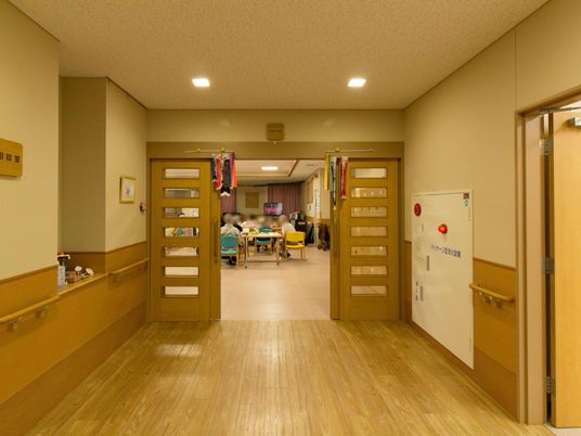 廊下から見たダイニング