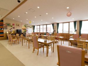 広々とした食堂空間