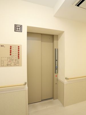 清潔なエレベーターホール