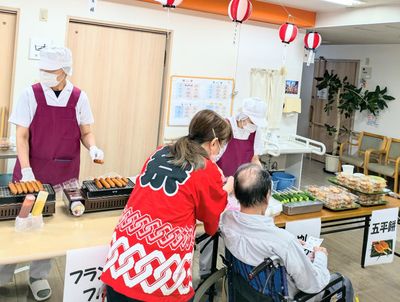 調理をしている様子