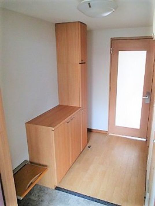 明るい居室の一角