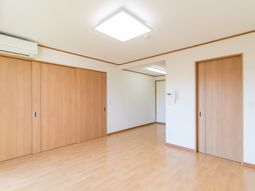 清潔感のある明るい居室