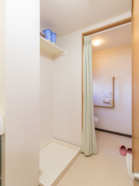 清潔な浴室スペース