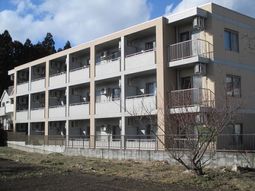 落ち着いた色合いの建物