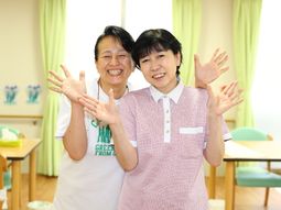 笑顔あふれるスタッフ