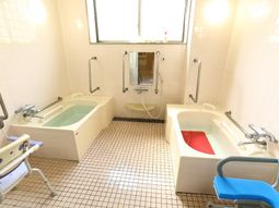 清潔な浴室設備