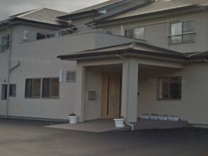 施設の落ち着いた外観