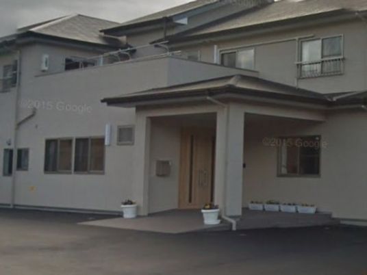 施設の落ち着いた外観