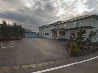 静かな環境の建物外観