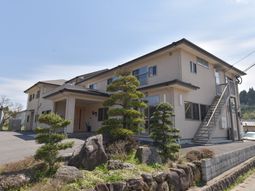 落ち着いた庭の外観