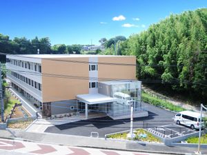 広い駐車場のある施設